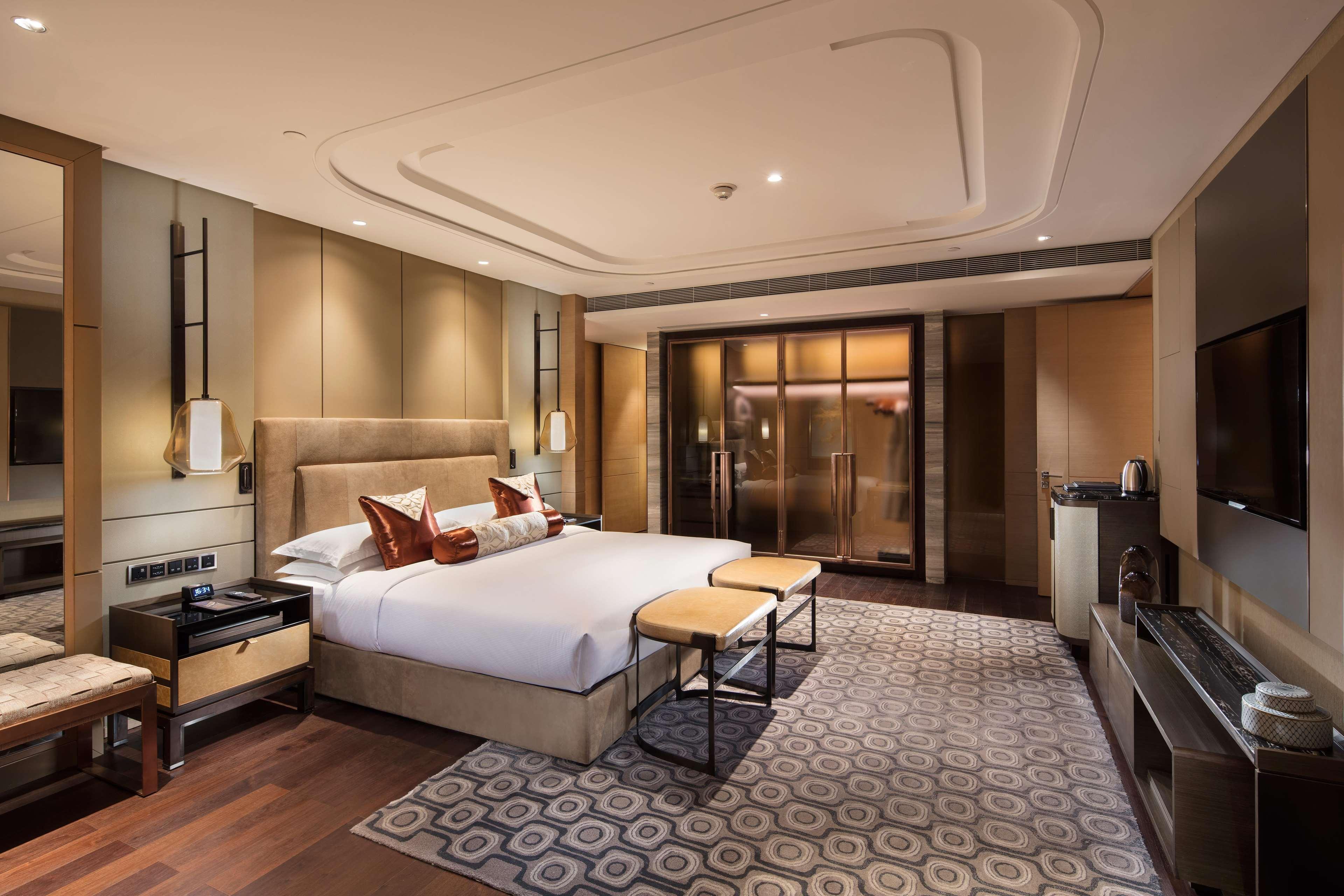 Hilton Jinan South Hotel & Residences Exterior photo