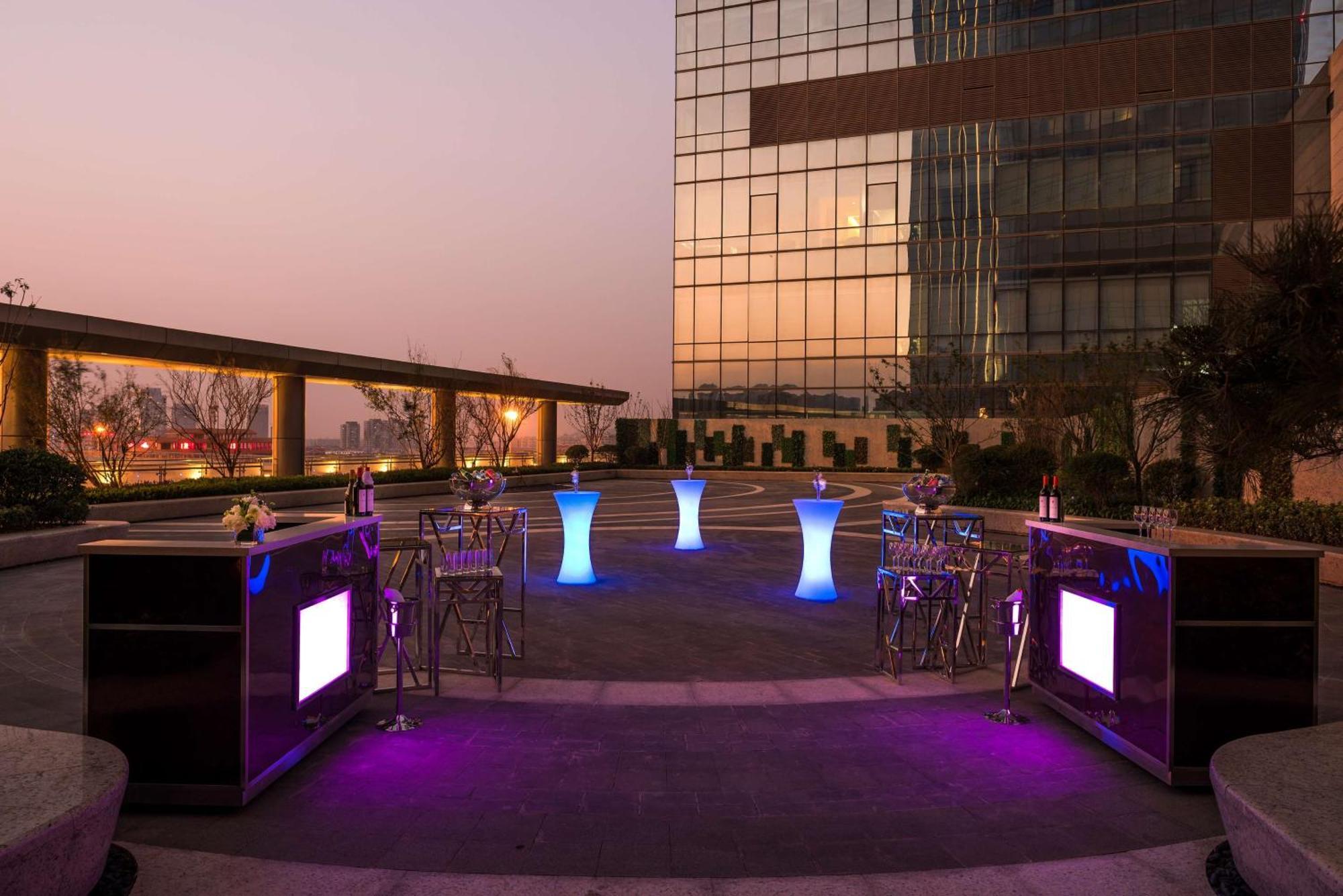 Hilton Jinan South Hotel & Residences Exterior photo