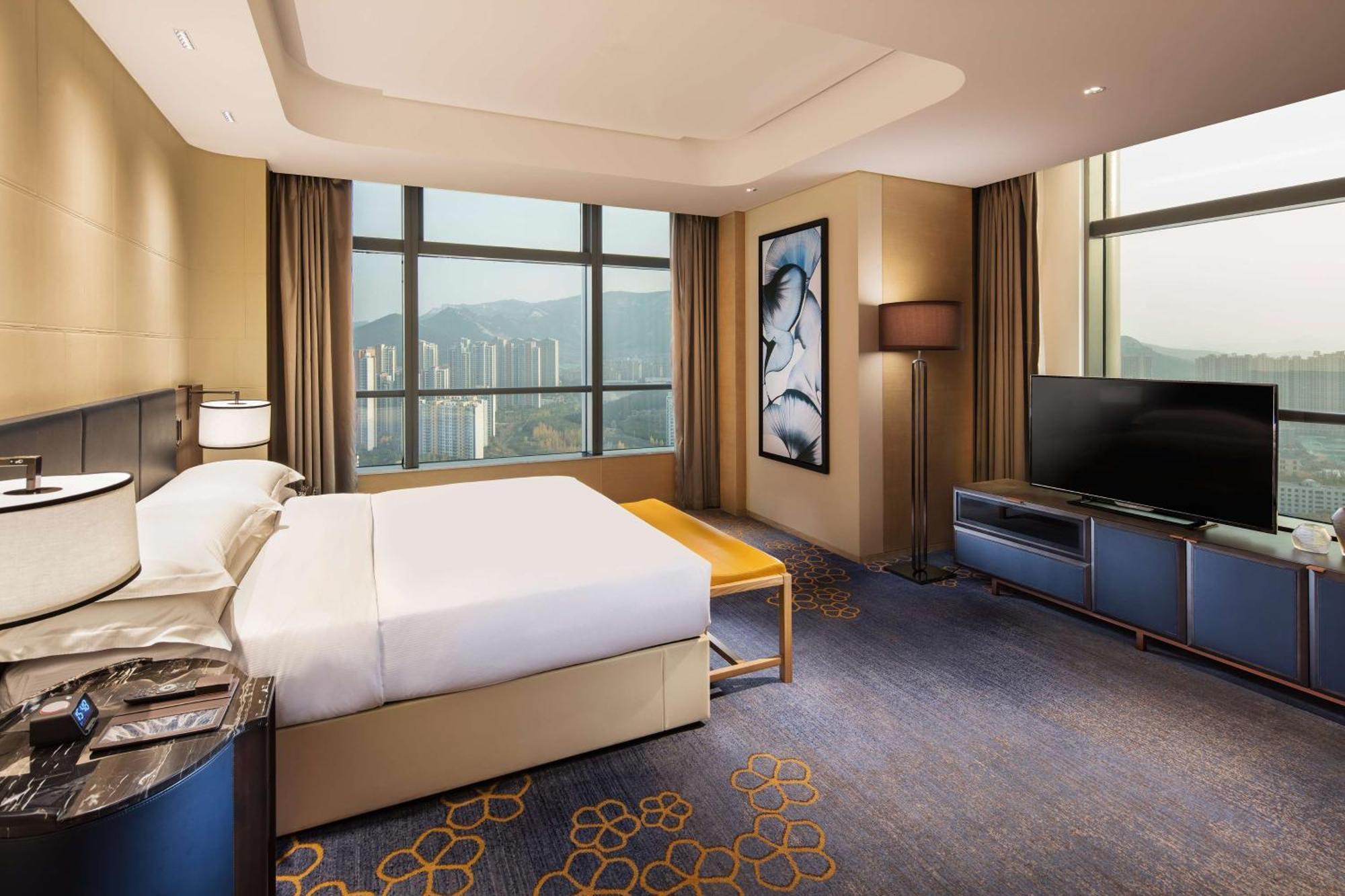 Hilton Jinan South Hotel & Residences Exterior photo